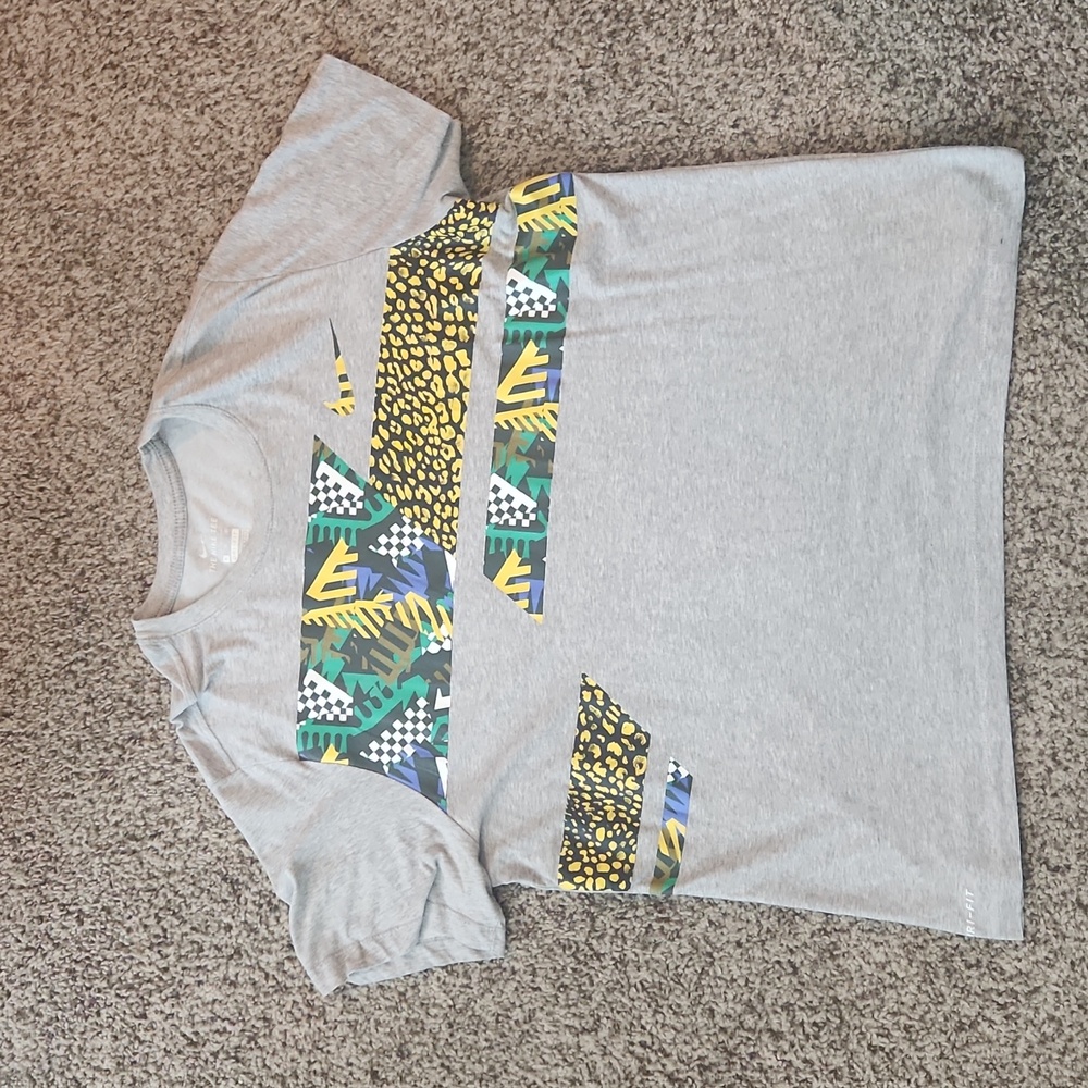 Men's nike tshirt
